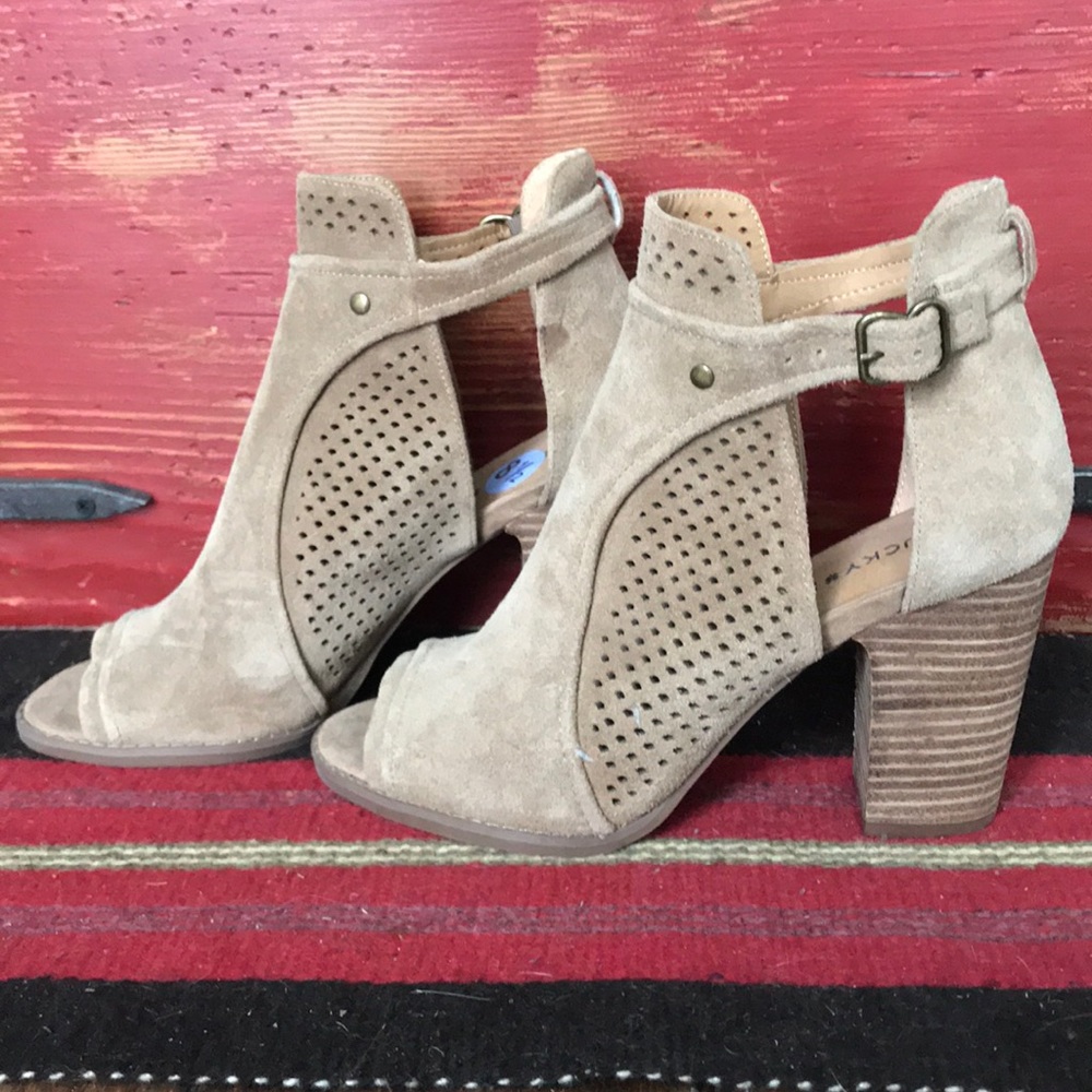 Lucky brand heels size 8 1/2